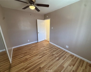 12924 Prairie Avenue - Photo Thumbnail 12