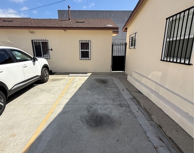 12924 Prairie Avenue - Photo Thumbnail 16