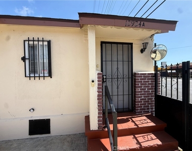 12924 Prairie Avenue - Photo Thumbnail 2