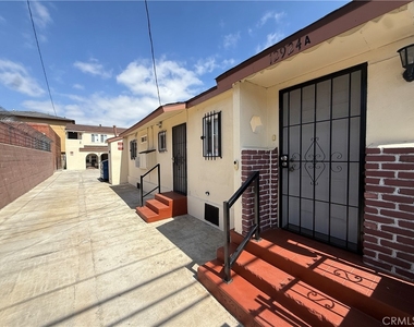 12924 Prairie Avenue - Photo Thumbnail 1