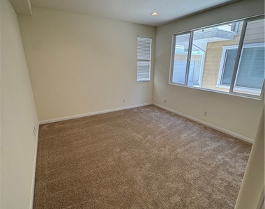 942 Sartori Avenue - Photo Thumbnail 3