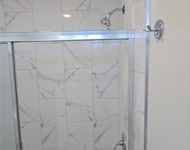 837 E 33rd - Photo Thumbnail 7