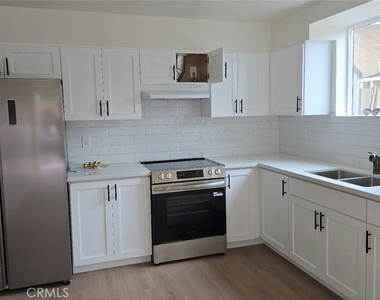 837 E 33rd - Photo Thumbnail 8
