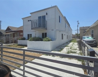 837 E 33rd - Photo Thumbnail 9