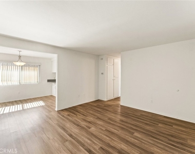 17972 Baron Circle - Photo Thumbnail 7