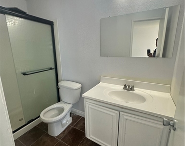 1735 E Washington - Photo Thumbnail 2