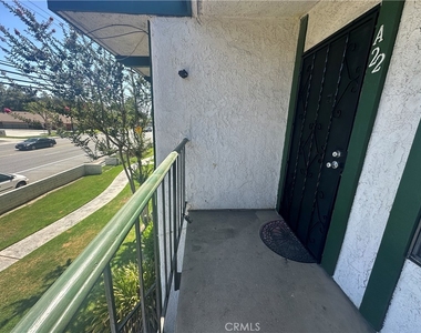1735 E Washington - Photo Thumbnail 1