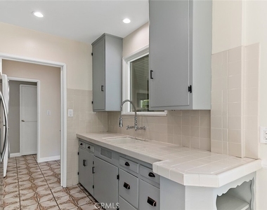 348 W Spazier Avenue - Photo Thumbnail 2