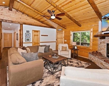 1793 Columbine Drive - Photo Thumbnail 8