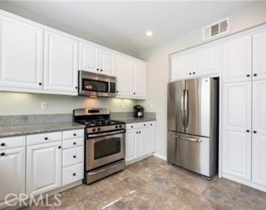 4432 Owens Street - Photo Thumbnail 15