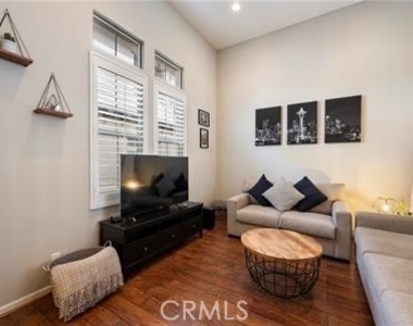 4432 Owens Street - Photo Thumbnail 1