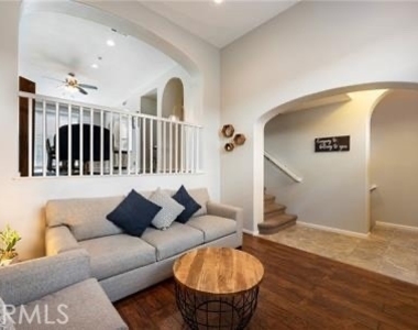 4432 Owens Street - Photo Thumbnail 2