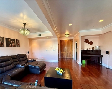11989 Laurelwood Drive - Photo Thumbnail 10