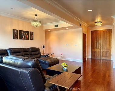 11989 Laurelwood Drive - Photo Thumbnail 16