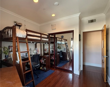 11989 Laurelwood Drive - Photo Thumbnail 30