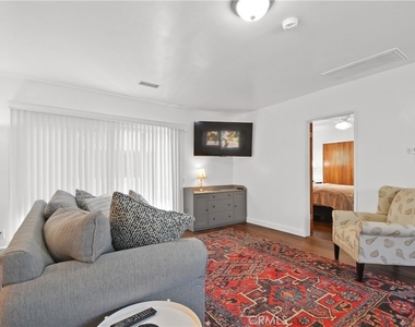 642 W Terrylynn Place - Photo Thumbnail 1