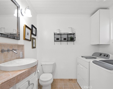 642 W Terrylynn Place - Photo Thumbnail 13