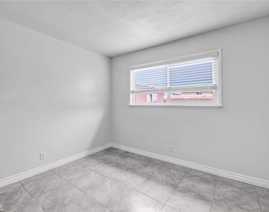 9436 Ramona Avenue - Photo Thumbnail 12