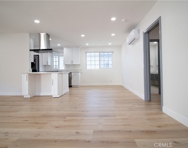835 S Sherbourne - Photo Thumbnail 6
