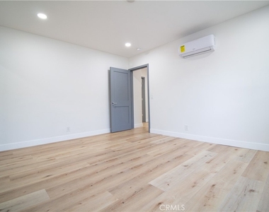 835 S Sherbourne - Photo Thumbnail 10