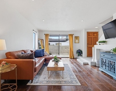 2680 Lake Avenue - Photo Thumbnail 5
