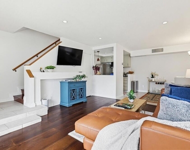 2680 Lake Avenue - Photo Thumbnail 2