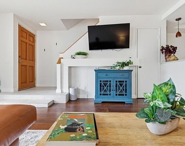 2680 Lake Avenue - Photo Thumbnail 3