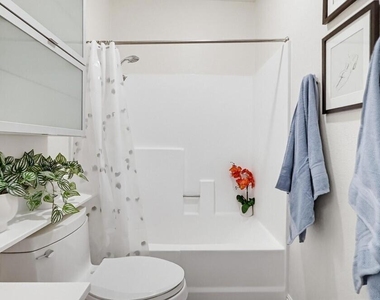 2680 Lake Avenue - Photo Thumbnail 14