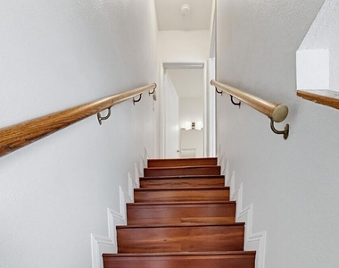 2680 Lake Avenue - Photo Thumbnail 12
