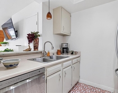 2680 Lake Avenue - Photo Thumbnail 11