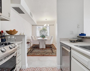 2680 Lake Avenue - Photo Thumbnail 10
