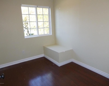 770 W Altadena Drive - Photo Thumbnail 18