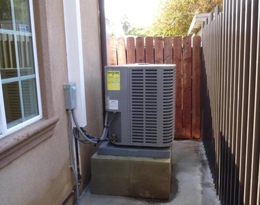 770 W Altadena Drive - Photo Thumbnail 21