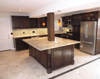 770 W Altadena Drive - Photo Thumbnail 5