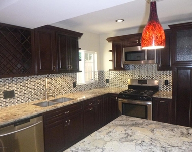 770 W Altadena Drive - Photo Thumbnail 6