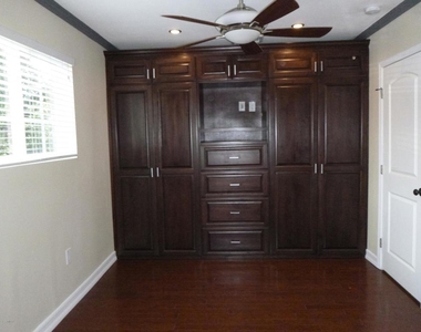 770 W Altadena Drive - Photo Thumbnail 13