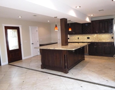 770 W Altadena Drive - Photo Thumbnail 4