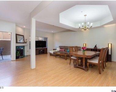 2469 Montrose Avenue - Photo Thumbnail 7