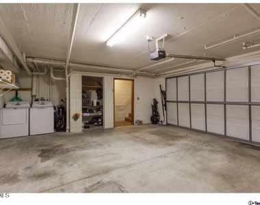 2469 Montrose Avenue - Photo Thumbnail 18