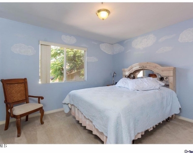 2469 Montrose Avenue - Photo Thumbnail 15
