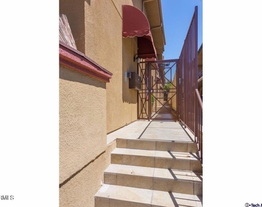 2469 Montrose Avenue - Photo Thumbnail 17
