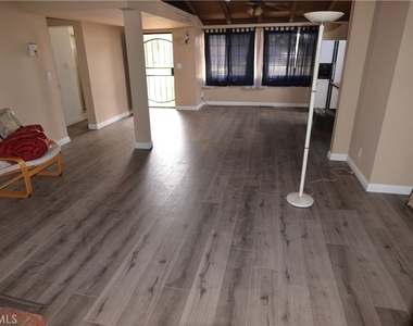 2509 E Santa Fe - Photo Thumbnail 8