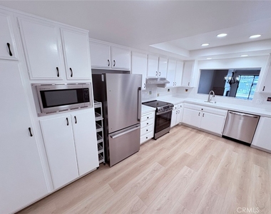 3207 Moritz - Photo Thumbnail 1