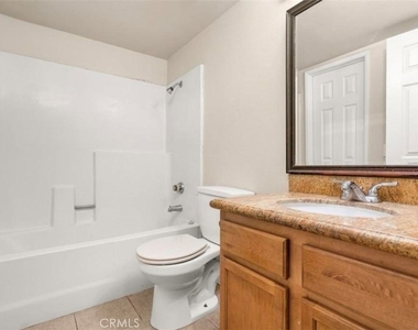 1144 W Blaine Street - Photo Thumbnail 3