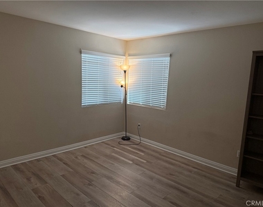 1144 W Blaine Street - Photo Thumbnail 10