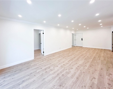 500 Jackson Place - Photo Thumbnail 6
