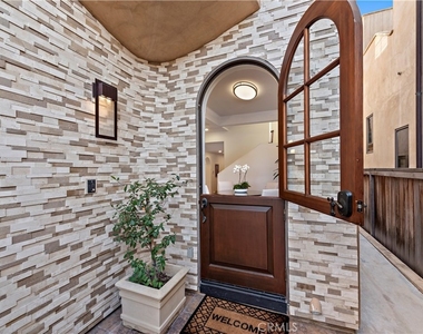 432 Acacia Avenue - Photo Thumbnail 5