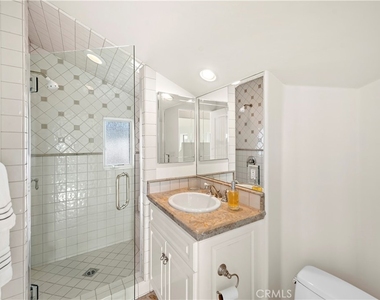 432 Acacia Avenue - Photo Thumbnail 10