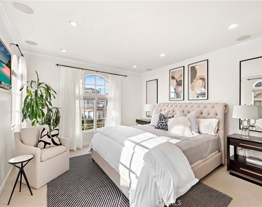 432 Acacia Avenue - Photo Thumbnail 11
