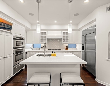 432 Acacia Avenue - Photo Thumbnail 6